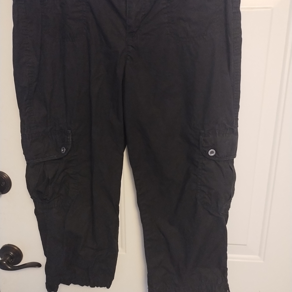 Tommy Hilfiger Women's Black Cargo Capri Pants - Casual Utility Style